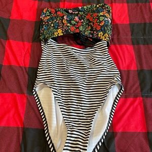 Super cute bathing suit